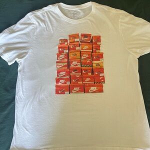 Men’s Nike Graphic Shirt